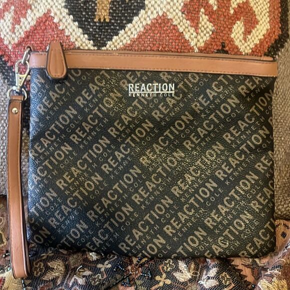 REACTION Kenneth Cole wristlet - Picture 3 of 6